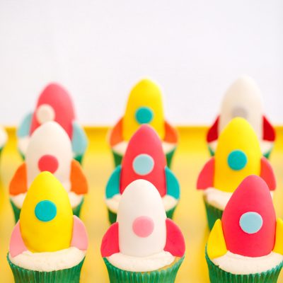 How To Make Space Cupcakes How To Make Rocket Ship Cupcakes