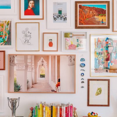 How To Make A Gallery Wall (Selecting, Arranging + Layout Ideas!) How To Create A Gallery Wall