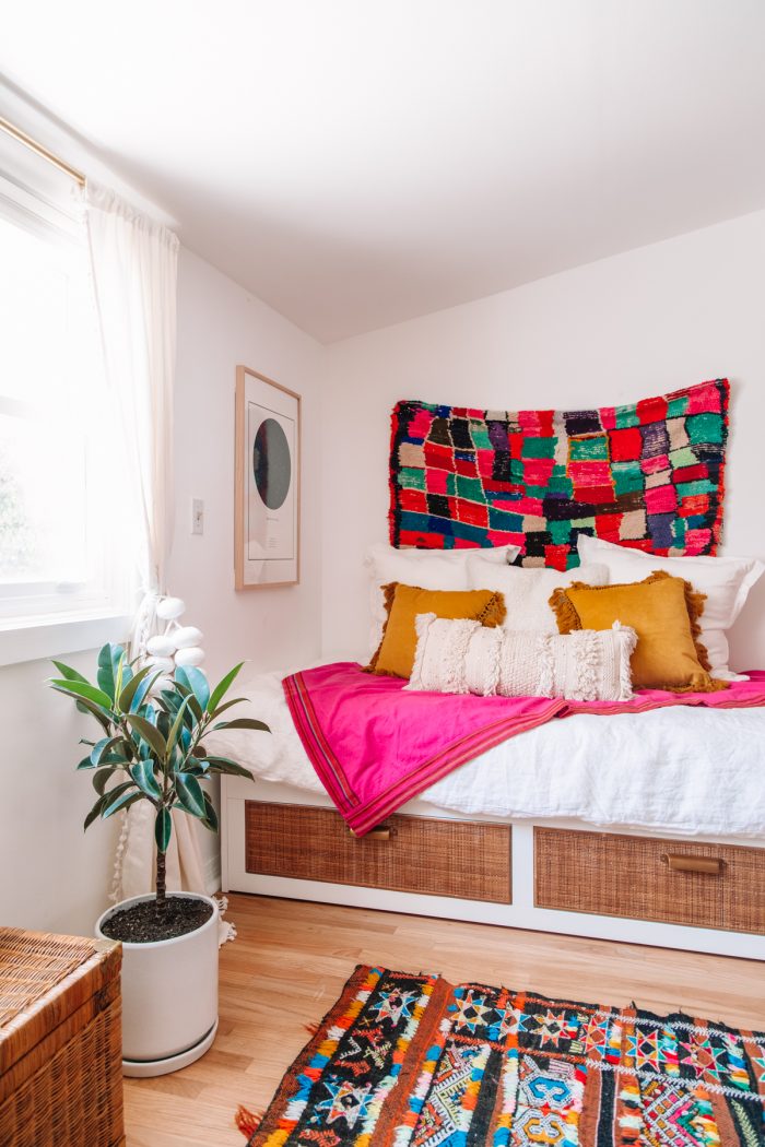 Multipurpose guest room and home office