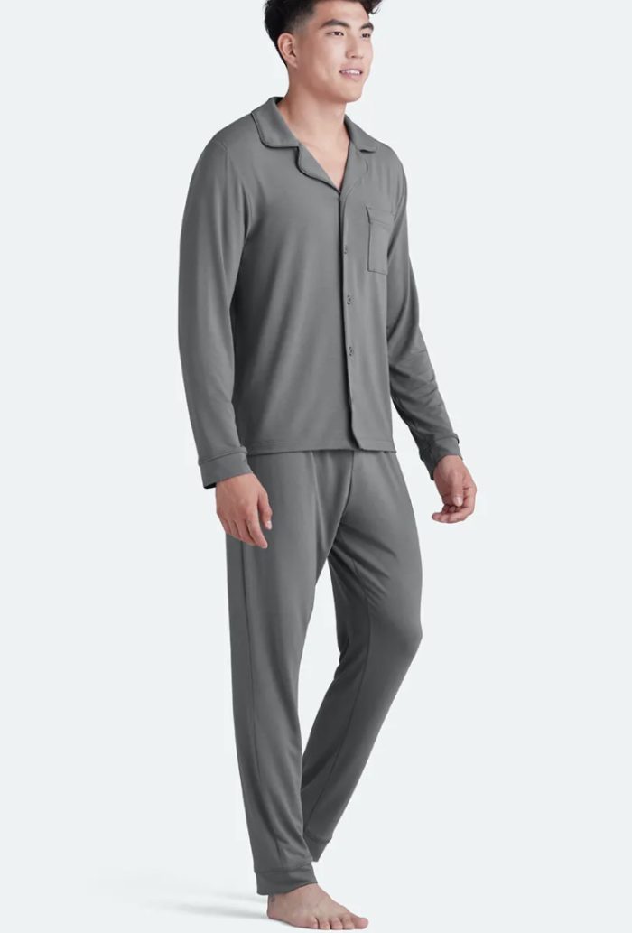 Lightweight pajamas, comes in different colors, very soft material!