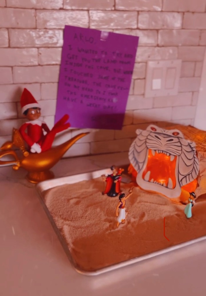 Elf in Aladdin scene