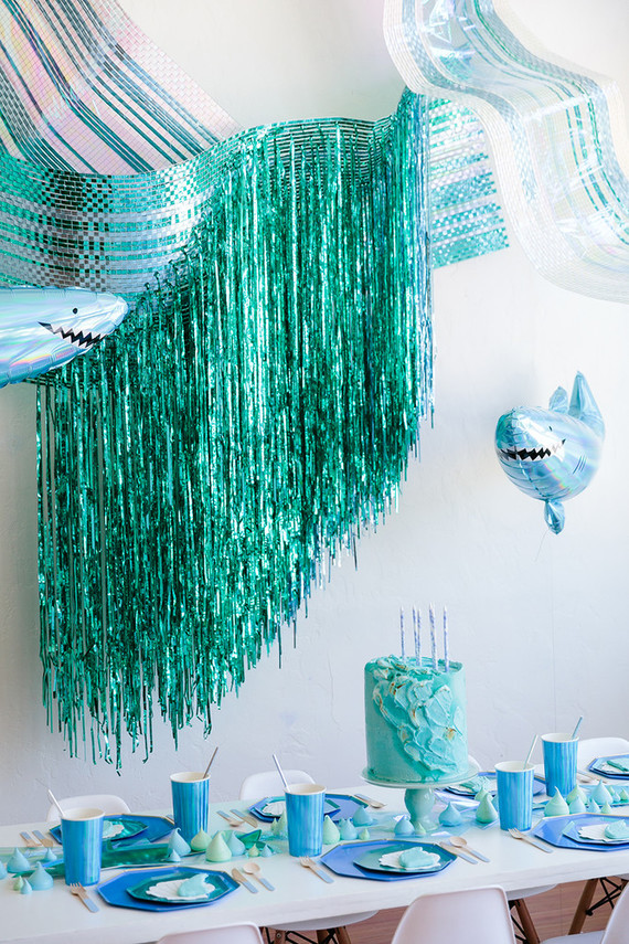 Sea-themed streamers decor.