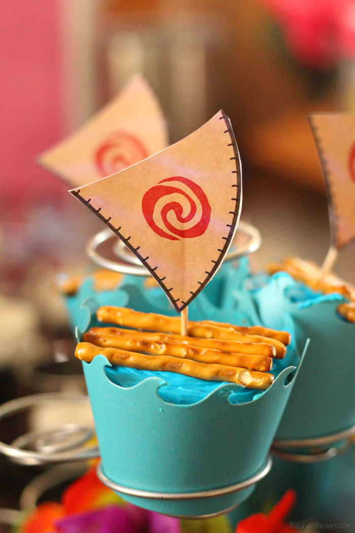 Moana Cupcakes Cupcakes in the shape of Moana's boat.